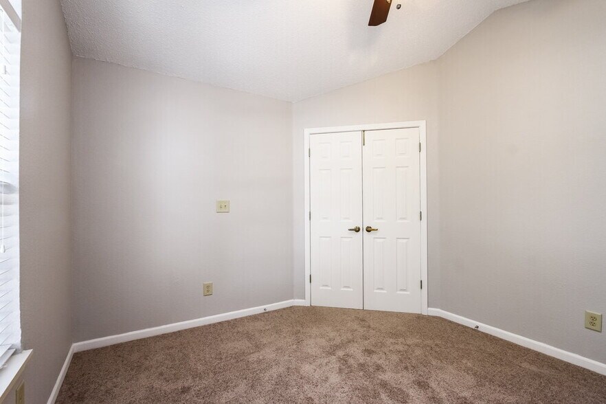 Building Photo - 7134 Karst Ct