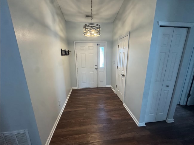 Building Photo - 778 Kingston Cir