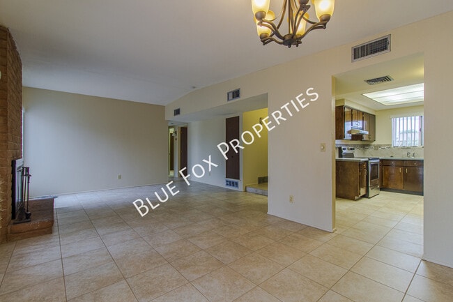 Building Photo - 2618 S Camino Seco