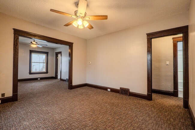 Building Photo - 3394-3396 W 54th St