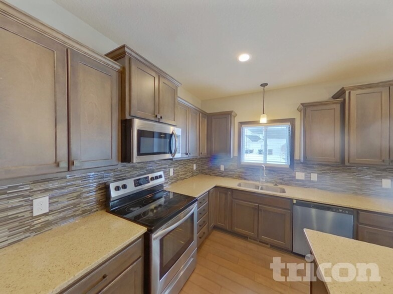 Building Photo - 16043 Estate Ln