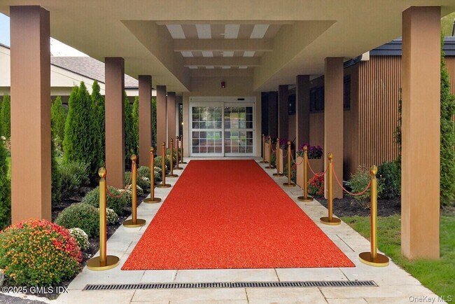 Building Photo - 1188 King St