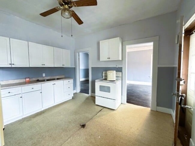 Building Photo - 72 S 300 E