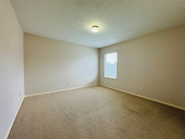 Building Photo - 8003 Beech Park Ln