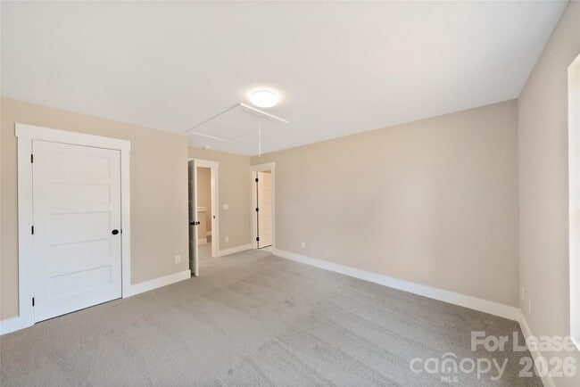 Building Photo - 820 N Rocky River Rd