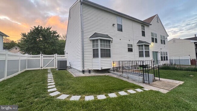 Building Photo - 7514 Old Chapel Dr