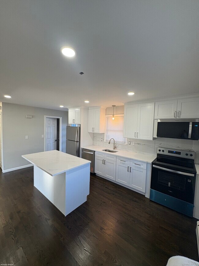 Building Photo - 19 Mill St