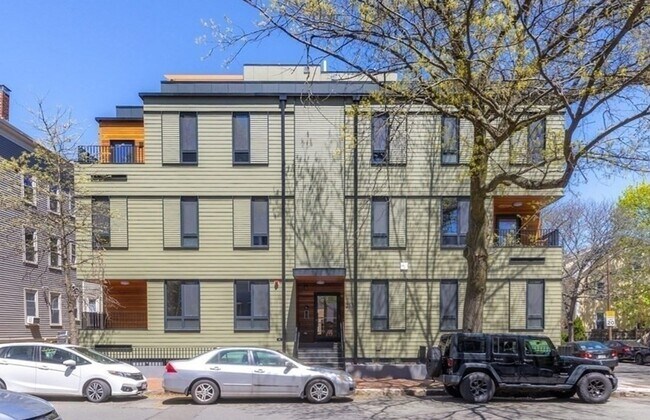 Building Photo - 213 Harvard St