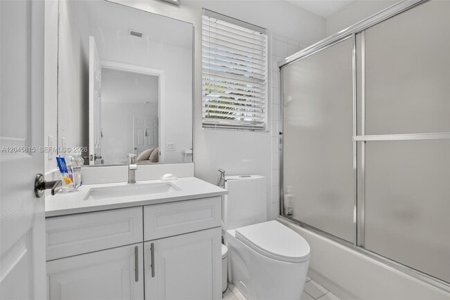 Building Photo - 981 Waterside Cir