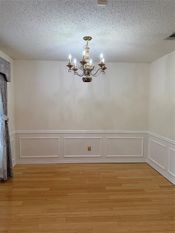 Building Photo - 4101 White Swan Dr