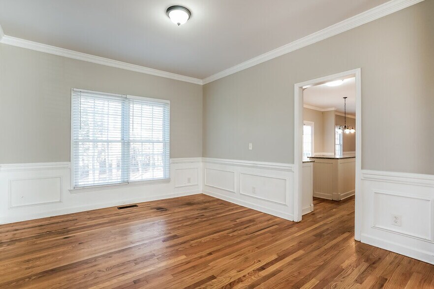 Building Photo - 3617 Dewing Dr