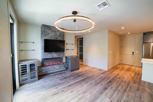 Building Photo - Rhine House Lofts