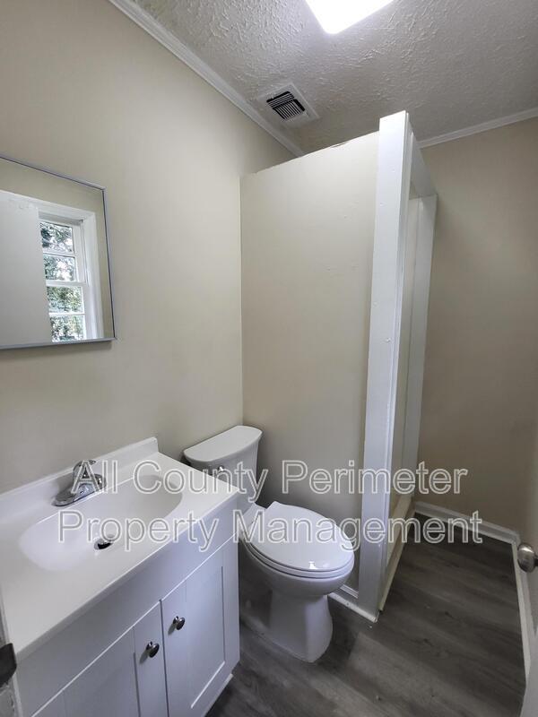 Building Photo - 4226 Robinson Cir