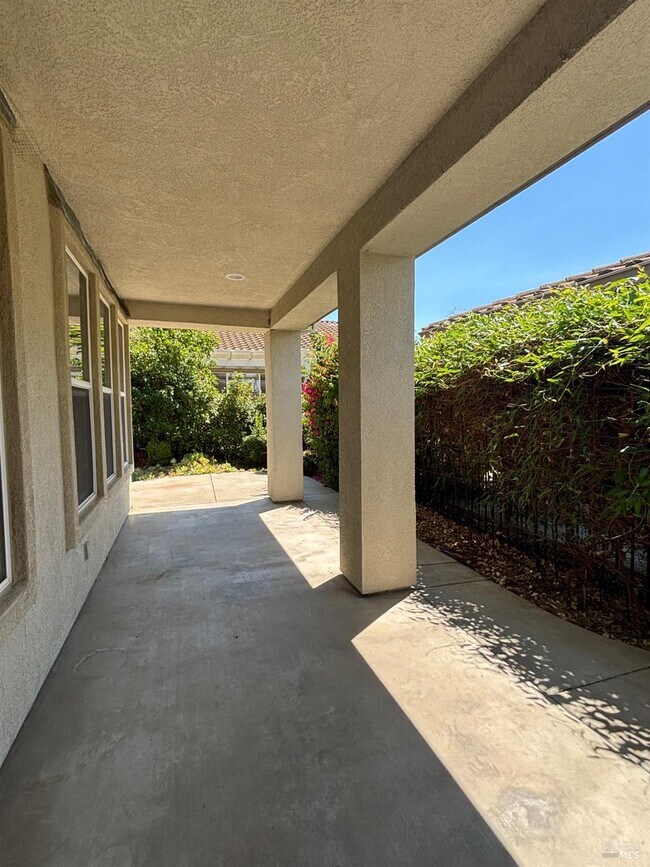 Building Photo - 520 Arlington Dr
