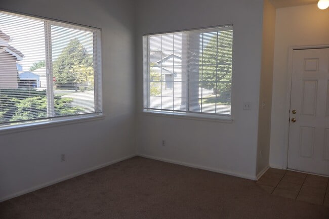 Building Photo - North Fort Collins Beauty – 3BR Home + $20...