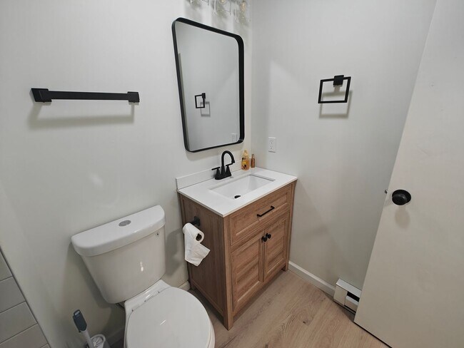 Building Photo - 11 Marion Ave