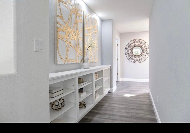 Building Photo - 1274 Sunrise Ridge Dr