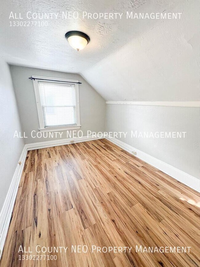 Building Photo - 1422 Elder Ave