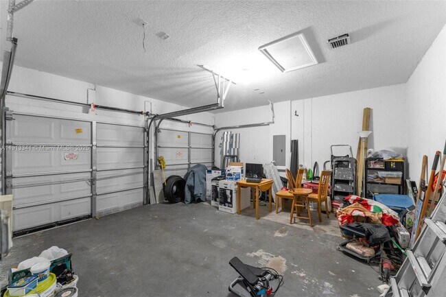 Building Photo - 3141 SW 154th Ct