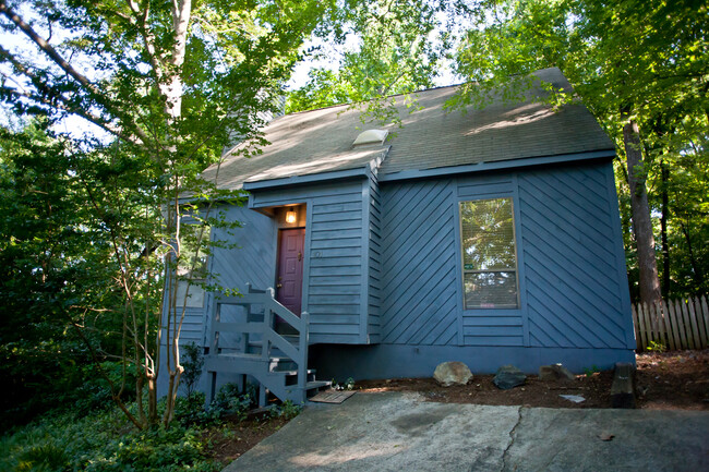 Primary Photo - Super cute house in Carrboro!