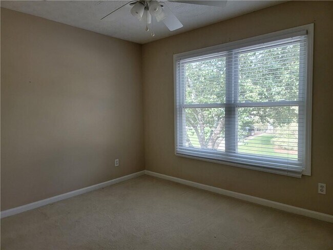 Building Photo - 2790 Suwanee Lakes Trail NW