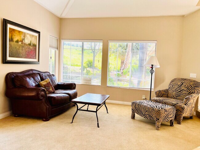 Building Photo - 601 Aliento Ct