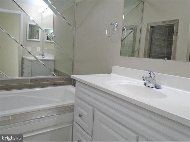 Building Photo - 1914 Duffield Ln