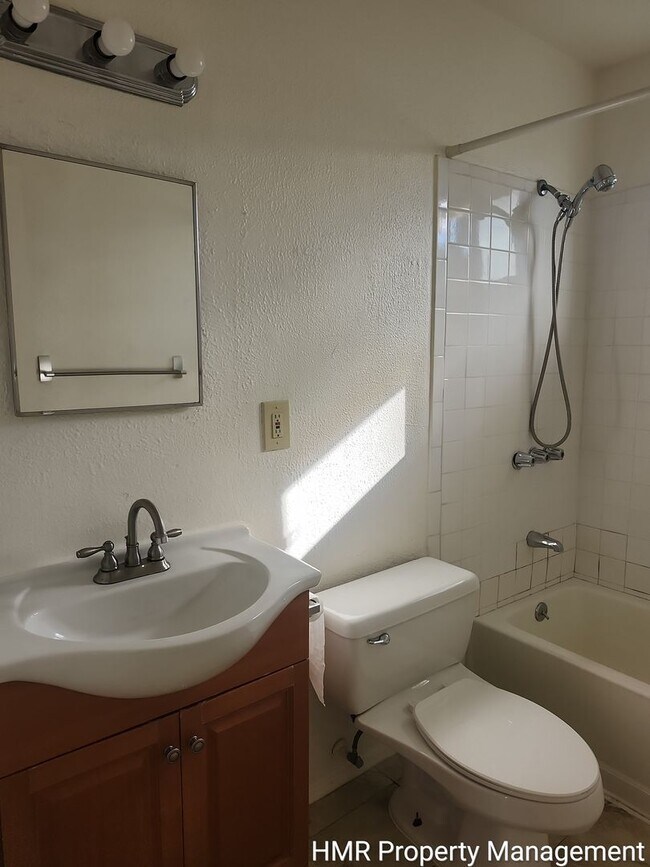 Building Photo - 1564 W Ramona Dr