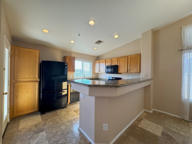 Building Photo - 2 BEDROOM PLUS OFFICE/DEN IN MCDOWELL MTN ...