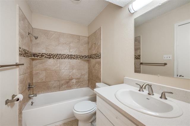 Building Photo - 6809 S Creek Dr