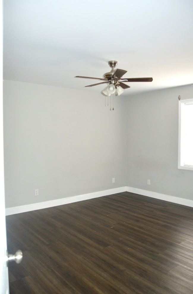 Building Photo - MORGAN AVE APARTMENTS