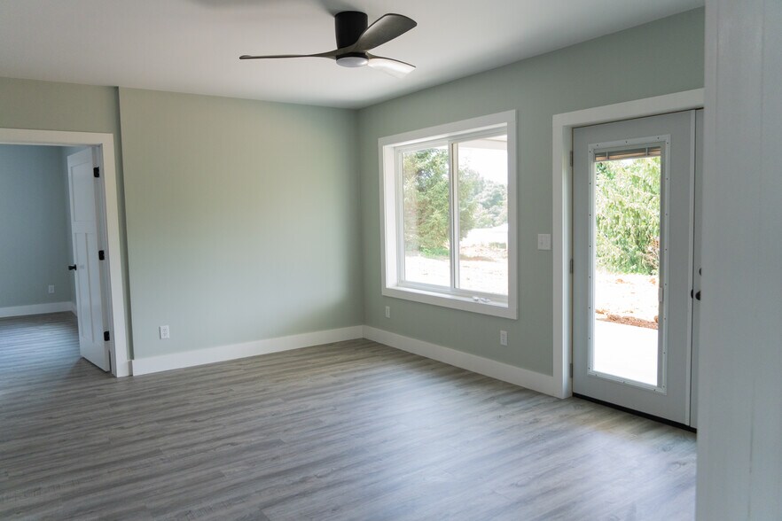Building Photo - 3187 Pleasant Hill Rd