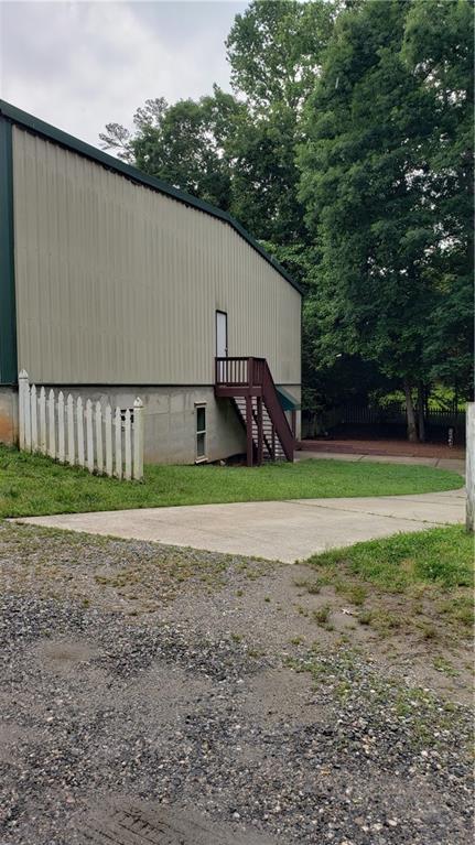 Building Photo - 3830 Mathis Airpark Rd Rd