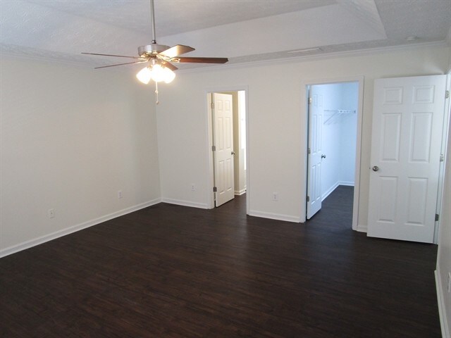 Building Photo - 2433 Green Hollow Ct