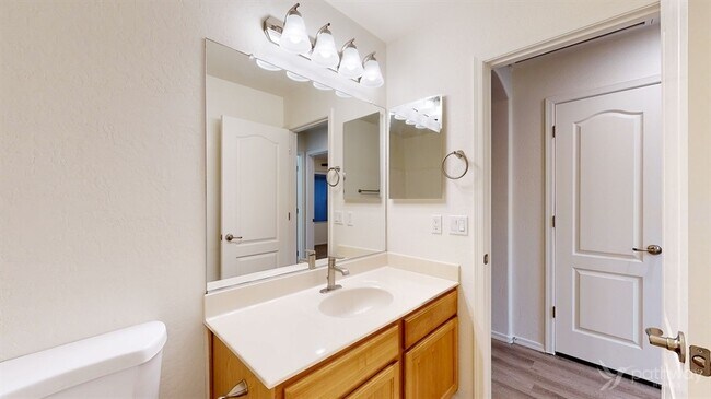 Building Photo - 44336 W McClelland Dr