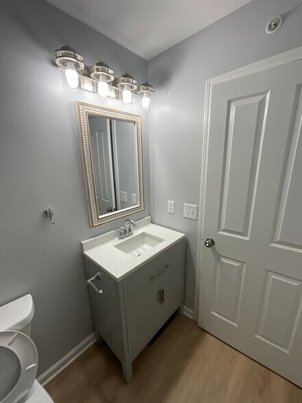 Building Photo - 28957 Cullen Dr