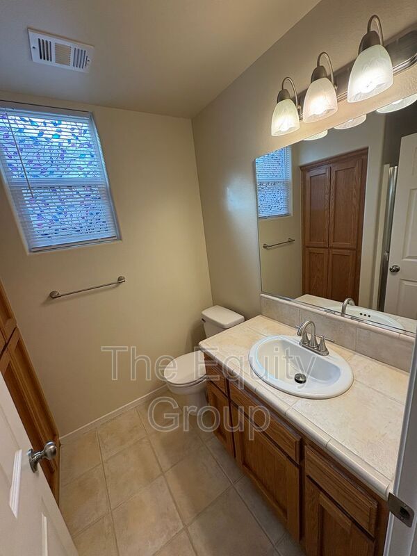 Building Photo - 1155 Meadow Ave