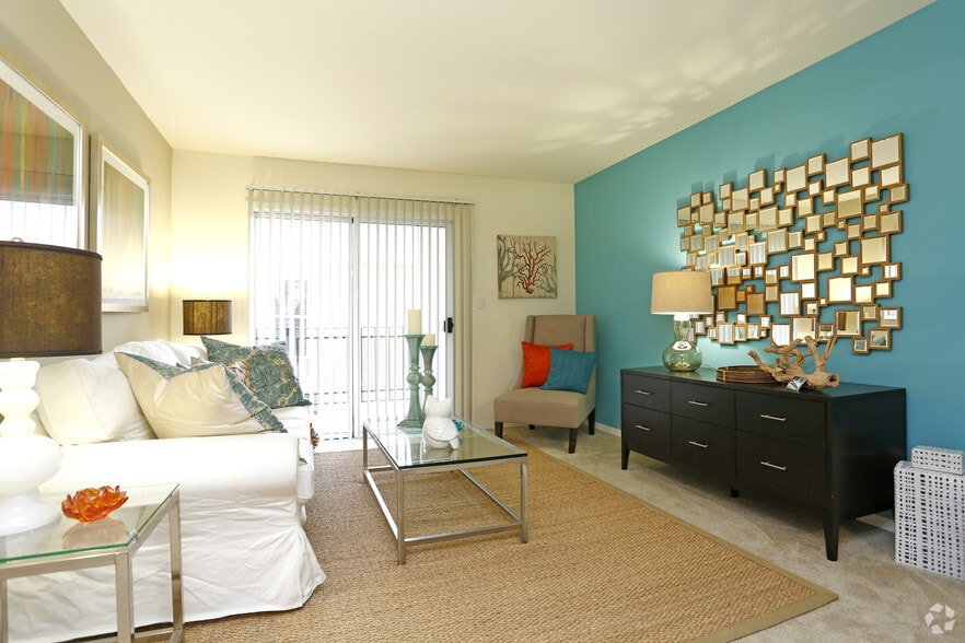 2Br,1Ba - Bayside Apartments