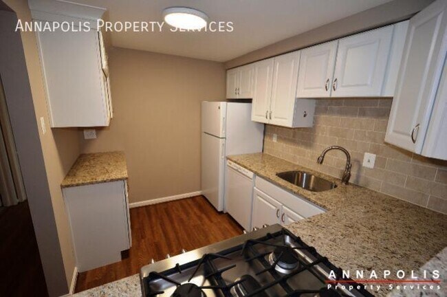 Building Photo - 2572 Riva Rd