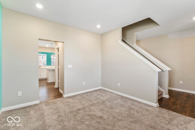 Building Photo - 6874 Nottingham Ln