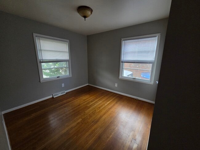 Building Photo - 2144 Tamarack Dr