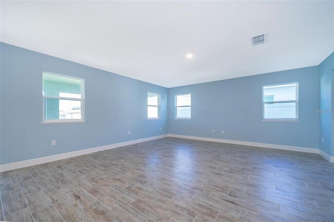 Building Photo - 626 Taft Dr