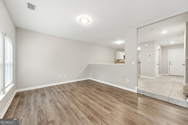 Building Photo - 2017 Oak Park Ln