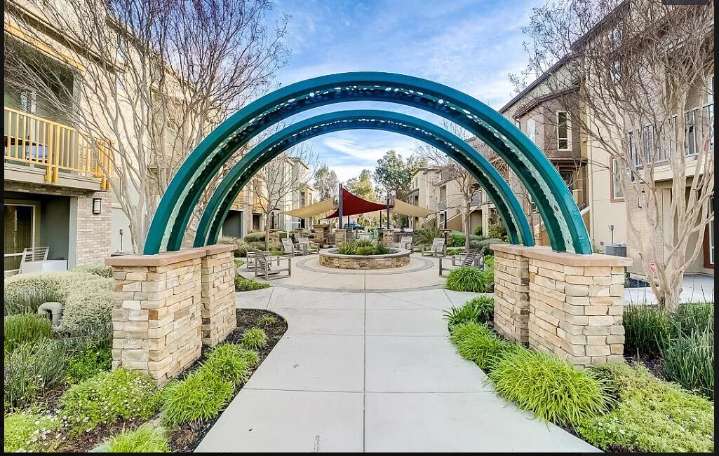Building Photo - 2415 Stearman Ct
