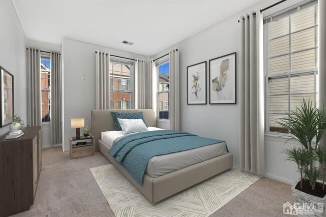 Building Photo - 24 Roosevelt Ave