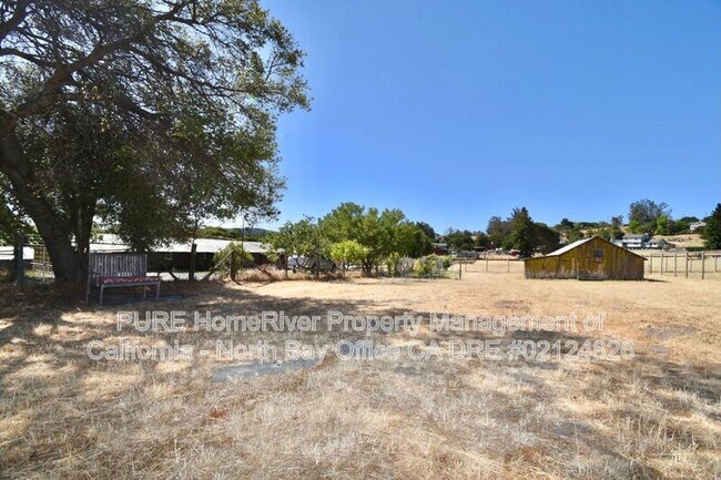 Building Photo - 1345 Eastman Ln