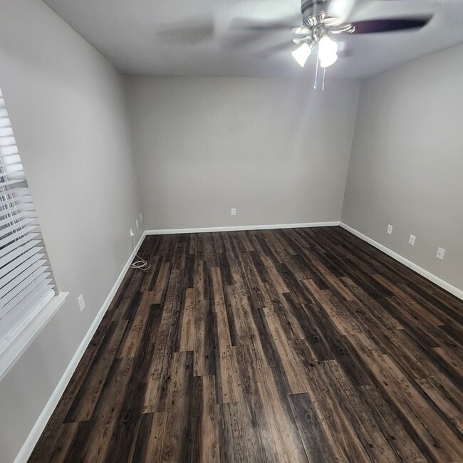 Building Photo - Deer Park Apartments - 1407