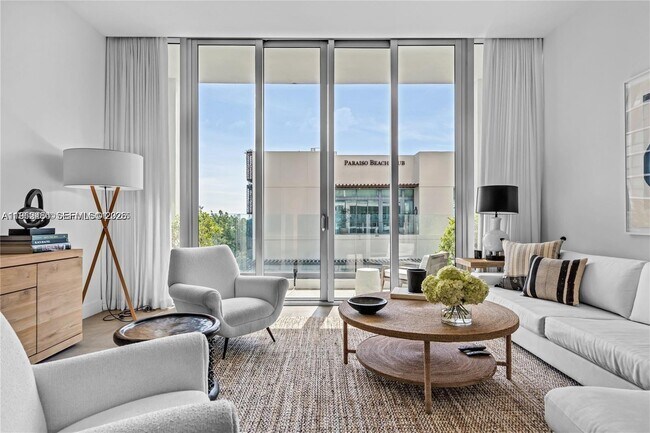 Building Photo - 650 NE 32nd St