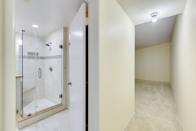 Building Photo - Spacious 3BR / 2BA Single-Story Pool Home in Granada Hills