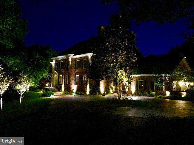 Building Photo - 9909 Avenel Farm Dr